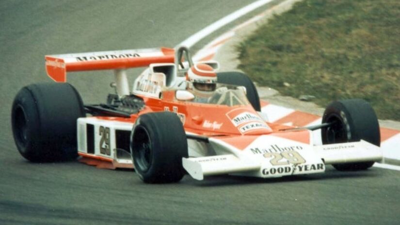 Nos anos 1980, Nelson Piquet destacou-se pela inteligência técnica e pelo domínio mecânico. Foto: Reprodução/X  McLaren