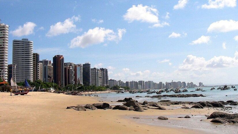 O litoral nordestino se estende por mais de 3 mil quilômetros. É uma das principais rotas turísticas do país, com destaque para destinos como Porto de Galinhas (PE), Jericoacoara (CE), Maragogi (AL) e Morro de São Paulo (BA).