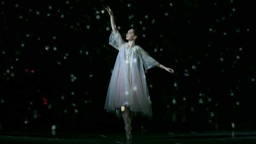 Composta por Tchaikovsky, a montagem estreou em 18 de dezembro de 1892 no histórico Teatro Mariinsky, em São Petersburgo.