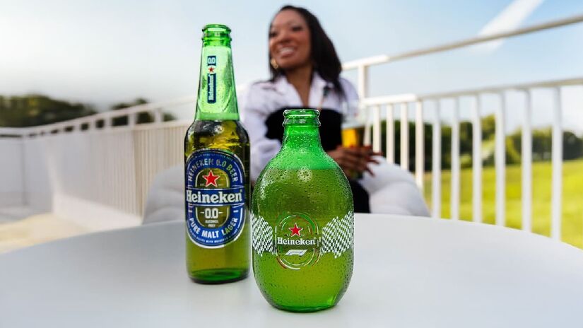 Formato da garrafa une futurismo e precisão mecânica.
Fotos: Divulgação/Heineken