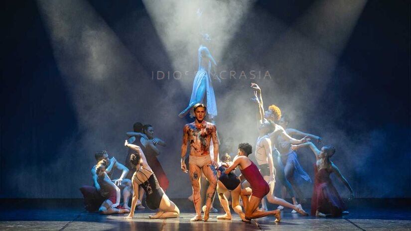 No espetáculo Idiossincrasia, a Cia. Paulista de Dança busca traduzir em dança esse 'lugar' onde o emocional e o corpo estão cada vez mais tendo que ser trabalhados juntos.