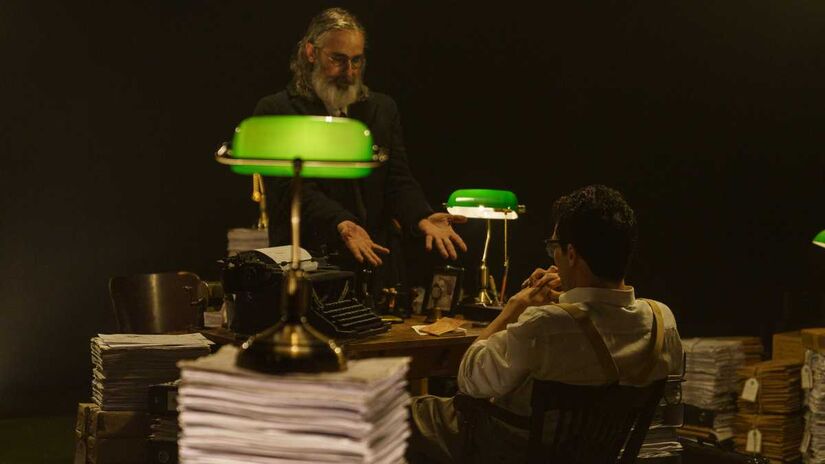 Com dire&ccedil;&atilde;o de produ&ccedil;&atilde;o de&nbsp;Mauricio Inafre e atua&ccedil;&atilde;o de Eric Lanate, em cena ao lado de&nbsp;Fernando Billi, a pe&ccedil;a estrear&aacute; na sexta-feira (31/10), &agrave;s 20h.