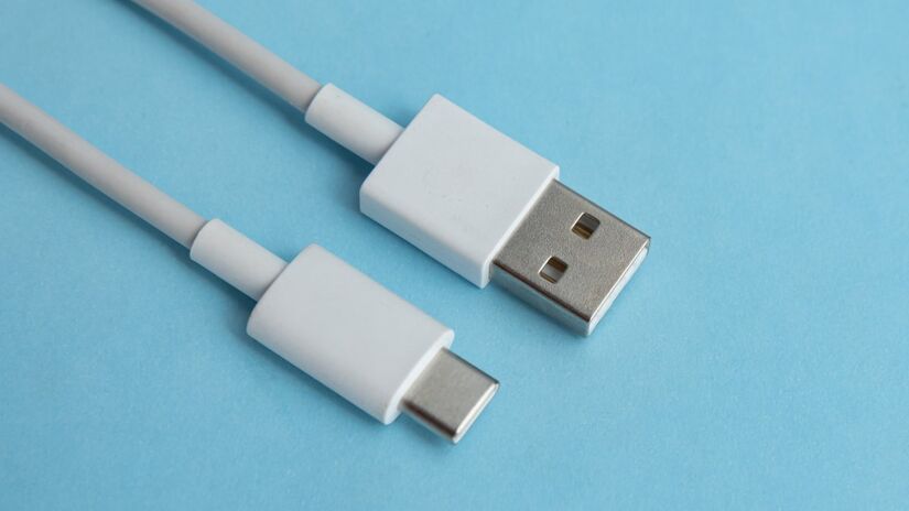 Basta carregá-lo via cabo USB antes de sair de casa e preparar suas bebidas em qualquer lugar (Foto: Freepi)