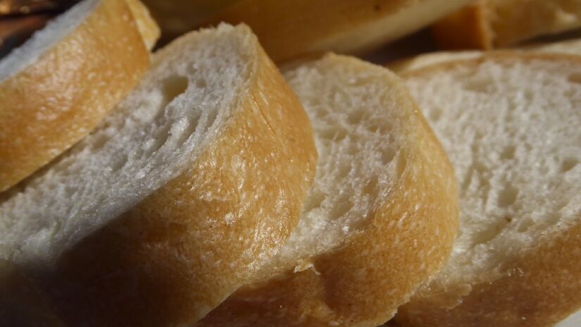 Pão branco possui quantidades catastróficas de glúten. Imagem: Domínio público
