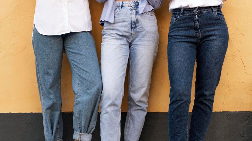 Após os 53, mulheres podem demorar até 5 dias para achar os jeans perfeitos (Fotos: Freepik)