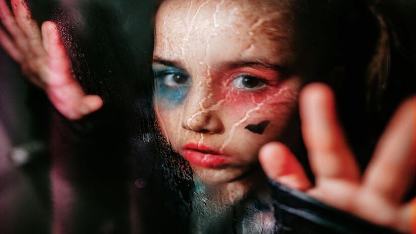 Com algumas ideias simples e itens que você já tem em casa, é possível transformar qualquer tarde cinzenta em pura diversão (Fotos: Pexels)