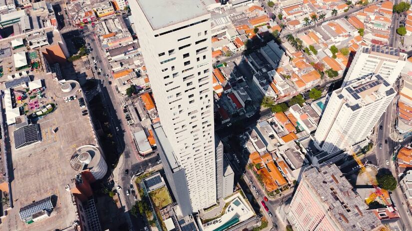 O edifício fica ao lado do Shopping Metrô Tatuapé | Reprodução YouTube |  Air Jhon Drone