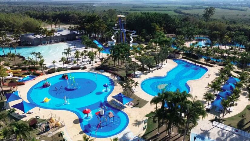 Thermas do Vale dispõe de 200 mil m&#xB2; e conta com 14 piscinas, toboáguas, churrasqueiras, quadras esportivas e academia.

/Fotos: Divulgação