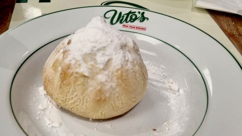 O preparo é feito com ingredientes selecionados, como farinha italiana tipo 00