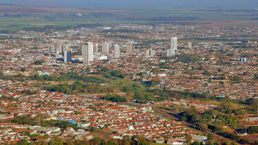 A cidade também faz parte do Ramal Noroeste do Caminho da Fé estando a 571 quilômetros de Aparecida. Um dos grandes intuitos desta viagem é proporcionar reflexões e reforçar a fé dos peregrinos - (Joshuadavis1994/Wikimedia Commons)