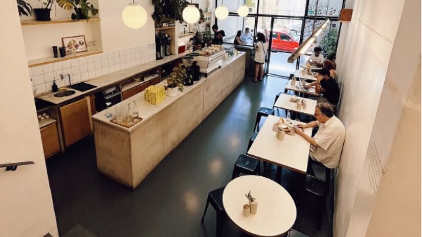 O Takkø Café possui ambiente acolhedor e calmo. Imagem: Reprodução Instagram