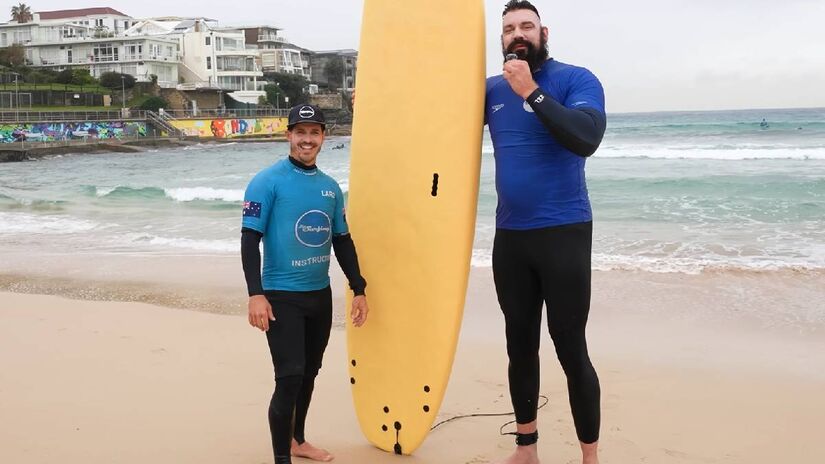 Especialistas apontam que nos últimos dois séculos, a estatura da população mundial aujmentou 15 centímetros | Reprodução YouTube | The Dutch Giant