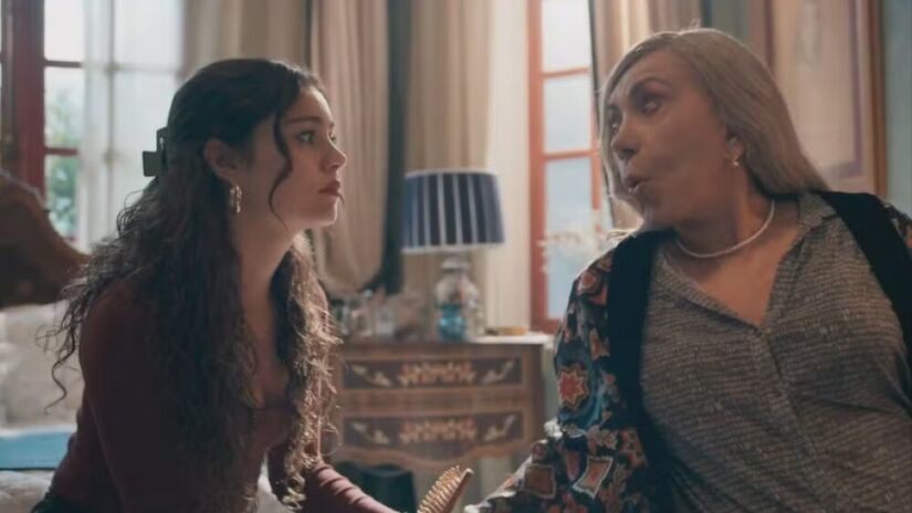 Mas a tensão mudará de tom quando a idosa apresentar sinais de vida. Ainda ferida no chão, ela tentará balbuciar: 'Eu ainda estou aqui...' Fotos: Reprodução/TV Globo