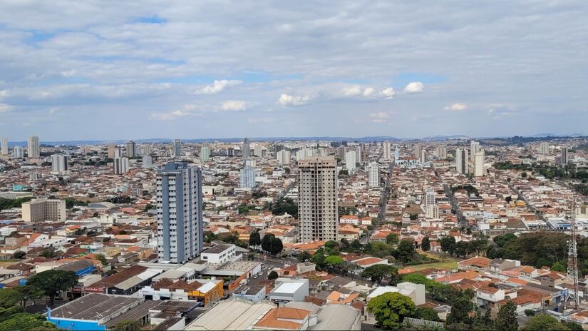 Franca  Sapatos Masculinos: a 395 km da Capital, Franca é reconhecida internacionalmente como a Capital do Sapato Masculino, com produção também de calçados femininos. Foto: Wikimedia Commons/Arcfranca 