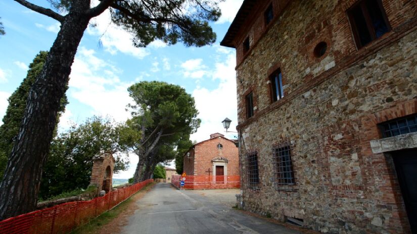 Benefícios são ainda maiores para quem decidir instalar energia limpa na vila. Imagem: LigaDue/Wikimedia Commons