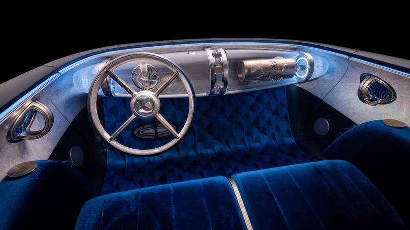 Superfície decorativa se desdobra em uma aplicação com aparência de madrepérola lustrosa.