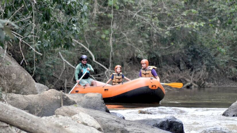 Rafting é um dos esportes mais procurados pelos turistas ao visitar a cidade | Divulgação