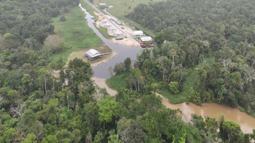 A paisagem, isolada e de difícil acesso, preserva um ecossistema intocado que se manteve protegido, em parte, justamente por causa de sua distância dos grandes centros urbanos (Fotos: Youtube/Reprodução)