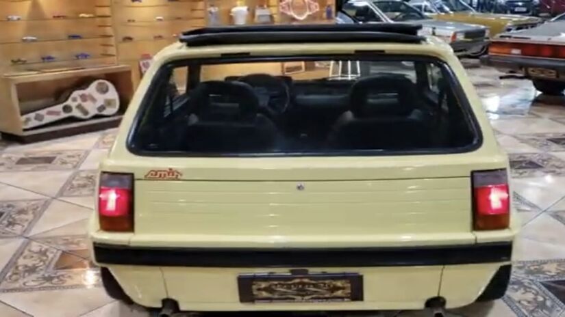 O carro era composto por peças de carros da época, como Chevette, Brasília e fusca - Reprodução/YouTube: canal século 20 veículos antigos