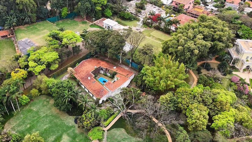 Vicky Safra, é atualmente a proprietária da Mansão Safra | Reprodução YouTube | Drone.v7