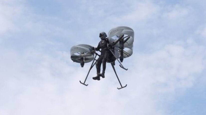 Primeiro voo público de um jetpack elétrico desenvolvido em Hangzhou, ocorreu no dia 27 de abril deste ano | Divulgação/Zhiyuan Research Institute  