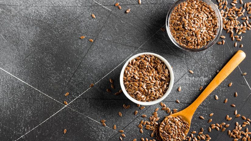 Linhaça é melhor para o equilíbrio hormonal; chia, para controlar o apetite.