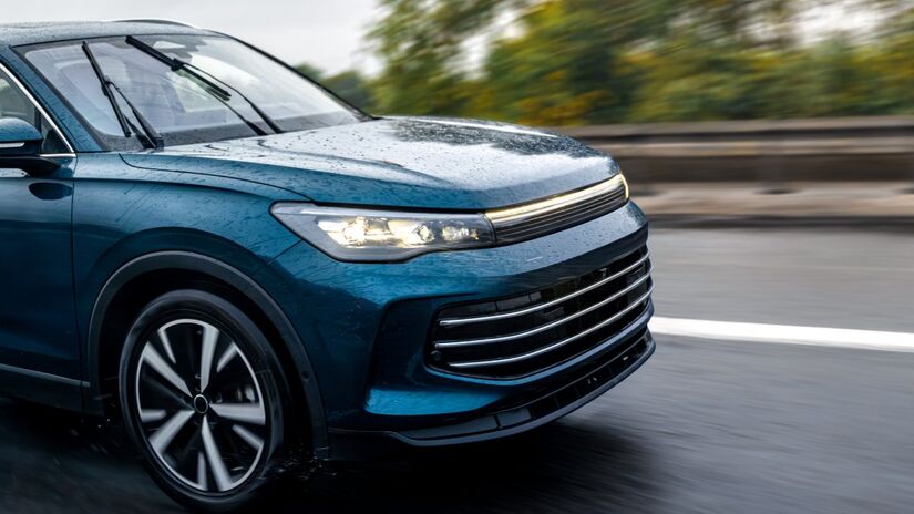 Rivian, Cadillac, GMC, Jeep, Volkswagen e Tesla lideram a lista das marcas menos confiáveis de 2025