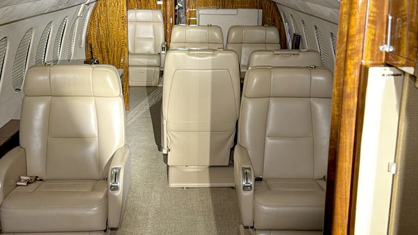 Falcon 7X tem autonomia de até 11 mil km e cabine larga, típica de jatos de alto padrão | Divulgação/PF