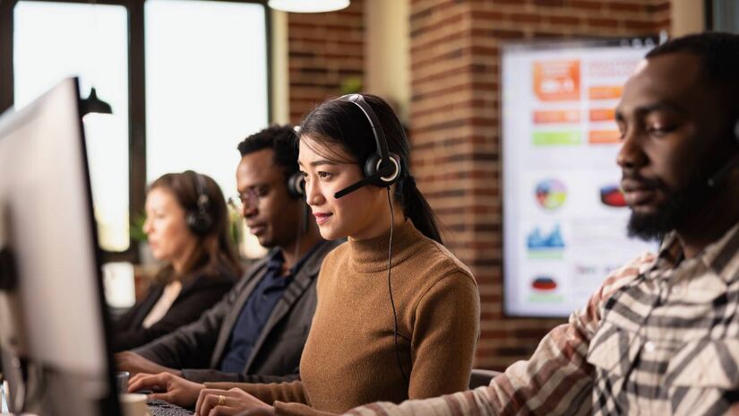 Milhares de pessoas em todo o país relatam o recebimento de ligações automáticas várias vezes ao dia, uma prática abusiva condenada pelo governo brasileiro. A Agência Nacional de Telecomunicações (Anatel) disponibiliza a ferramenta "Não Me Perturbe" para mitigar o problema, permitindo o bloqueio de empresas de telemarketing. Fotos: Freepik