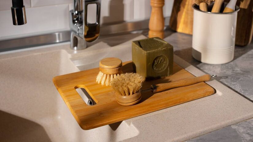 O tanque de sobrepor é instalado diretamente na bancada, sem necessidade de grandes reformas.