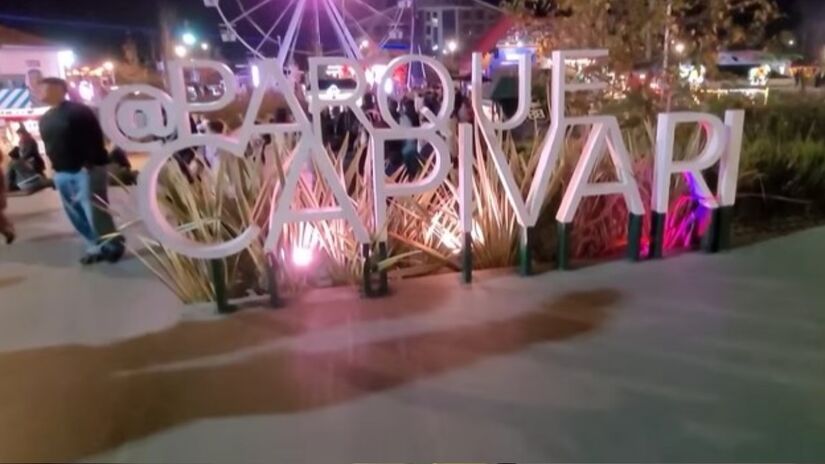 O projeto das árvores artificiais está localizada no Parque Capivari, na cidade de Campos do Jordão.