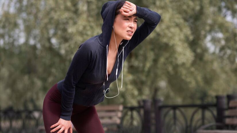 Fadiga e desmotivação na meia-idade. As oscilações hormonais são a causa da confusão mental e da falta de energia. Veja como reformular sua rotina. Fotos: Freepik