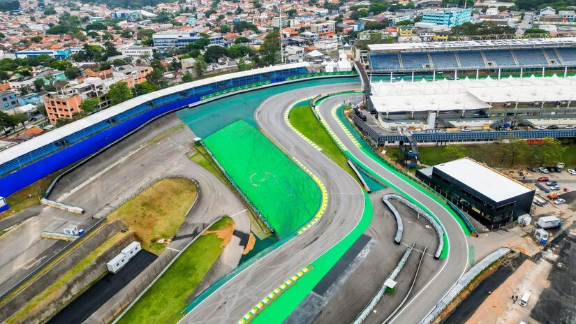 O projeto do autódromo foi inspirado em pistas lendárias como Indianapolis (EUA), Brooklands (Inglaterra) e Monthléry (França). O circuito original tinha 8 mil metros de extensão e curvas desafiadoras que exigiam habilidade e coragem dos pilotos.