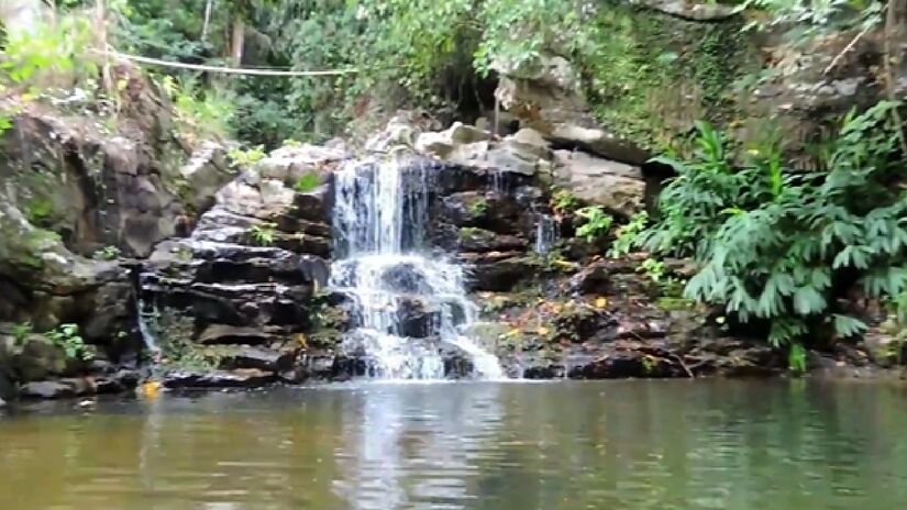 Lugar possui belas cachoeiras. Imagem: Reprodução Youtube