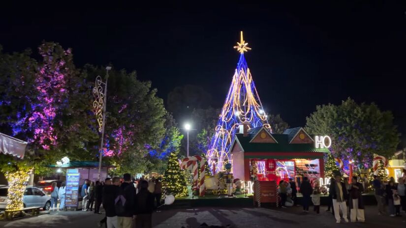 Alta temporada na cidade atrai famílias, grupos escolares e muitos viajantes de fim de ano