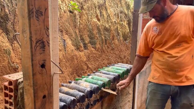 O trabalho de Edna e Gabrielly vai muito além de uma simples construção. A Casa de Sal levanta discussões essenciais sobre o problema da moradia digna no Brasil, em que milhões de pessoas ainda vivem sem um teto seguro.