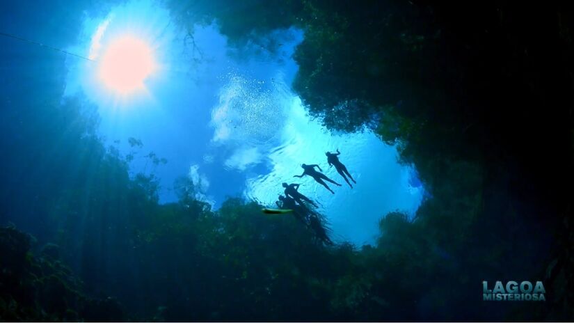 A Lagoa Misteriosa, em Jardim (MS), intriga mergulhadores pela profundidade ainda desconhecid