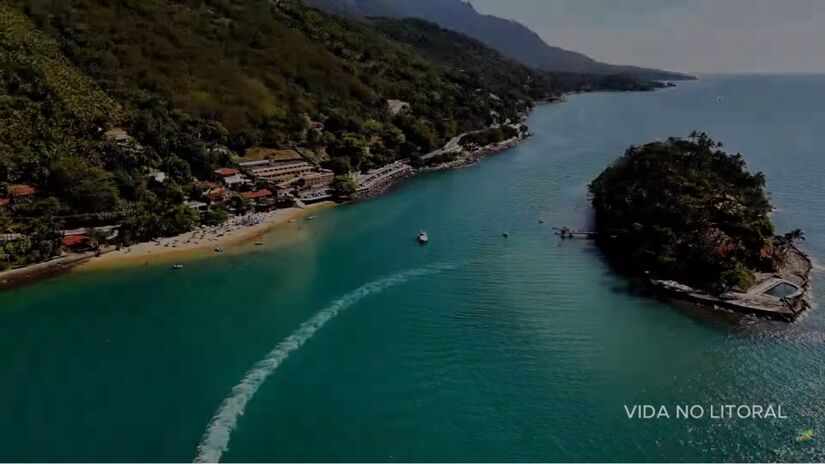 No terceiro dia, o roteiro combina cachoeiras de fácil acesso e as praias mais conhecidas do sul da ilha (Fotos: Reprodução/Youtube)