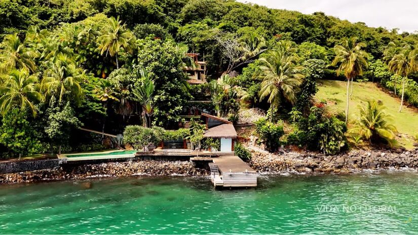 No segundo dia, o destaque é o passeio de jipe até Castelhanos com parada na Cachoeira do Gato