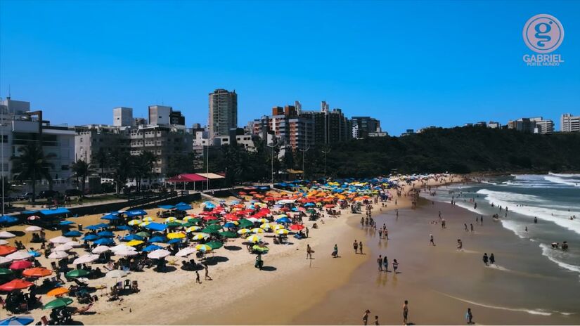 O dia termina nos mirantes da cidade, com vistas panorâmicas perfeitas para assistir ao pôr do sol (Fotos: Reprodução/Youtube)