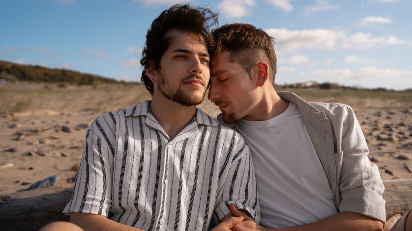 Substituir essas frases por conversas claras e vulneráveis fortalece a conexão e mantém o vínculo saudável (Fotos: Freepik)