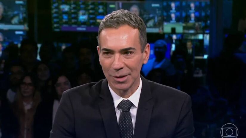 Segundo informações do colunista André Romano, do jornal O Tempo, Tralli vai receber R$ 350 mil por mês em sua nova função no Jornal Nacional  quase três vezes mais do que ganhava no Jornal Hoje, onde o salário era de cerca de R$ 120 mil mensais.