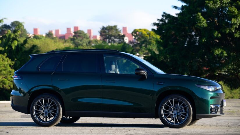 Modelos têm visual idêntico, diferenciando-se apenas pelo bocal de reabastecimento de combustível no C10 REEV.