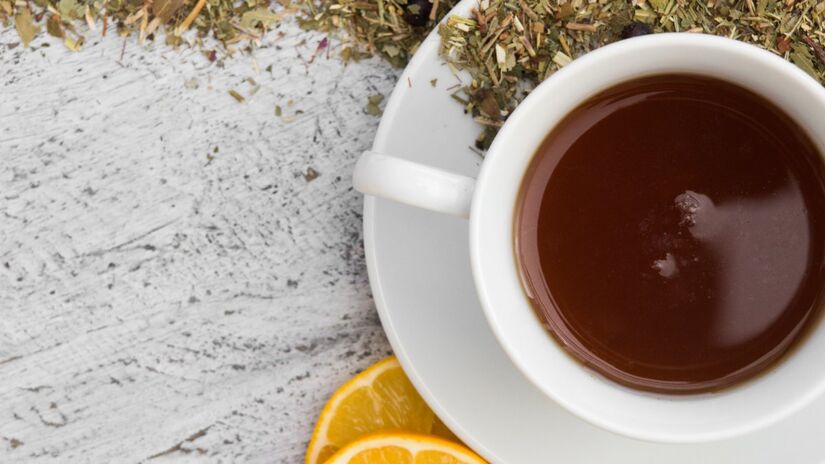 Antes do treino, infusões como chá preto e chá verde ajudam a aumentar disposição e concentração