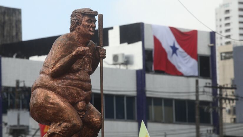 Participantes da Cúpula dos Povos protestam contra Donald Trump, presidente dos EUA/Toninho Castro/Agência Brasil