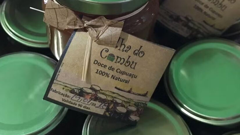 O passeio de barco até a Ilha do Combu revela natureza, tradição e produção sustentável (Foto: Divulgação/Filha do Cambu)