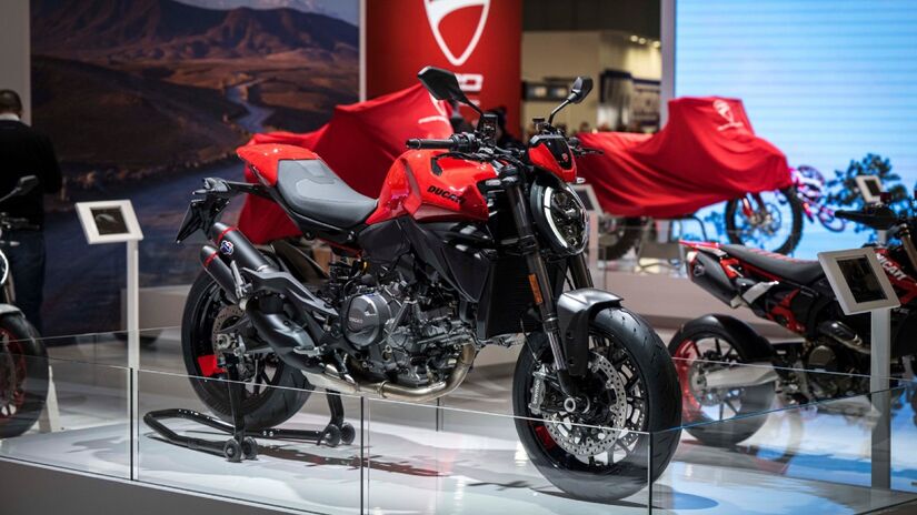 Público pôde admirar as novas Hypermotard V2 e Hypermotard V2 SP, estrelas do último episódio do 'Ducati World Première 2026'.