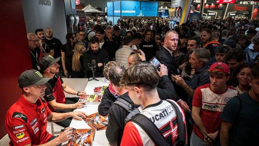 Fãs também viram ao vivo, pela primeira vez, a nova Monster, 5ª geração de um dos ícones mais importantes da Ducati.