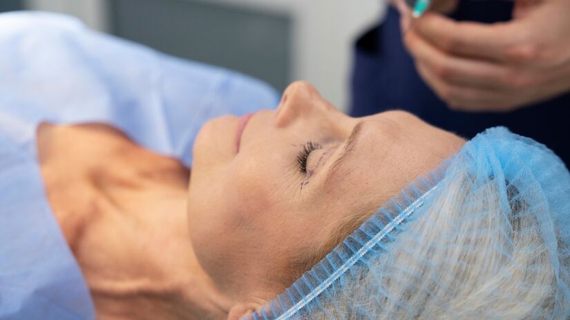 Ele lembra, porém, que cada caso é avaliado individualmente, considerando as expectativas do paciente, grau de flacidez e tipo de emagrecimento (Fotos: Freepik)