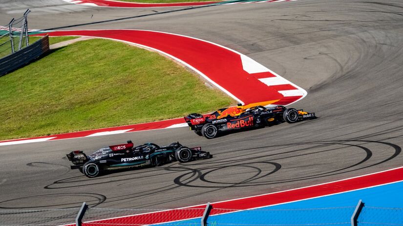 Os dois podem desempatar estes números no próximo GP de São Paulo, que acontecerá no domingo (09/11), às duas da tarde. Fotos: Wikimedia Commons